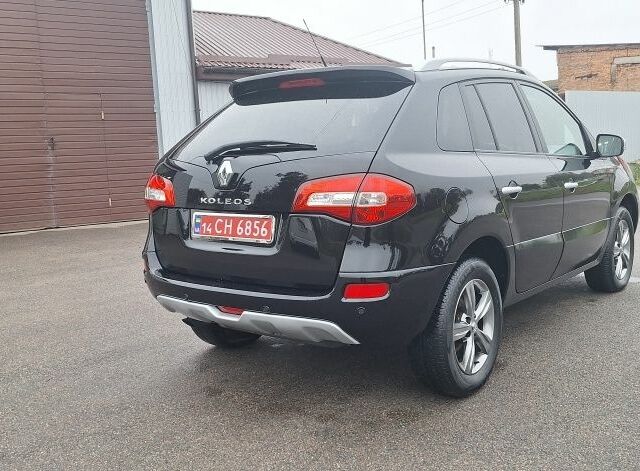 Черный Рено Колеос, объемом двигателя 2 л и пробегом 157 тыс. км за 13300 $, фото 5 на Automoto.ua