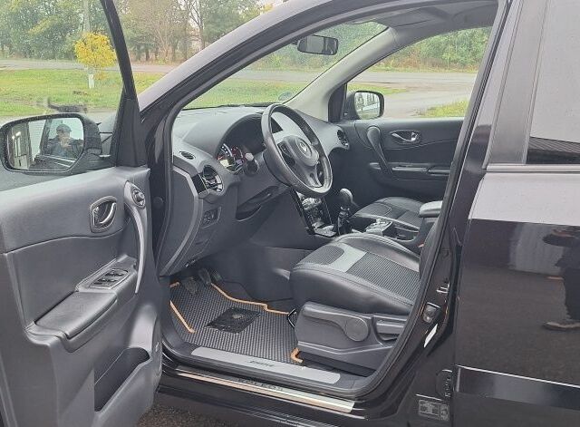 Черный Рено Колеос, объемом двигателя 2 л и пробегом 157 тыс. км за 13300 $, фото 8 на Automoto.ua