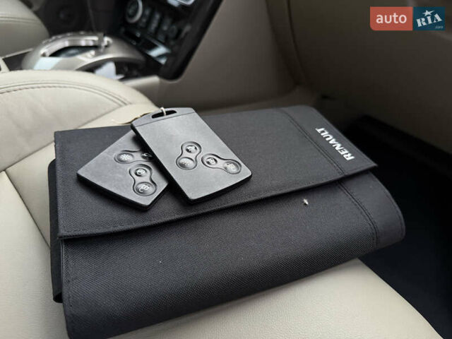 Черный Рено Колеос, объемом двигателя 2.5 л и пробегом 179 тыс. км за 14000 $, фото 68 на Automoto.ua