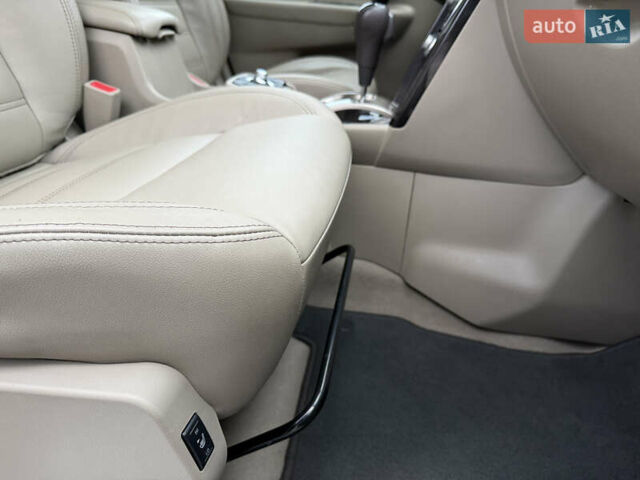 Черный Рено Колеос, объемом двигателя 2.5 л и пробегом 179 тыс. км за 14000 $, фото 44 на Automoto.ua