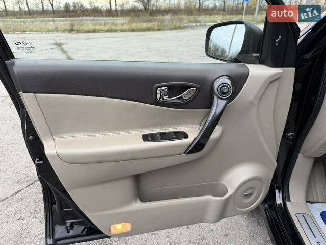 Черный Рено Колеос, объемом двигателя 2.5 л и пробегом 179 тыс. км за 14000 $, фото 30 на Automoto.ua