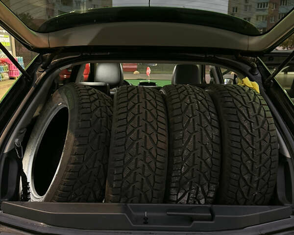 Чорний Рено Колеос, об'ємом двигуна 2.49 л та пробігом 170 тис. км за 14500 $, фото 14 на Automoto.ua