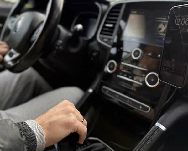 Черный Рено Колеос, объемом двигателя 2 л и пробегом 148 тыс. км за 20700 $, фото 10 на Automoto.ua