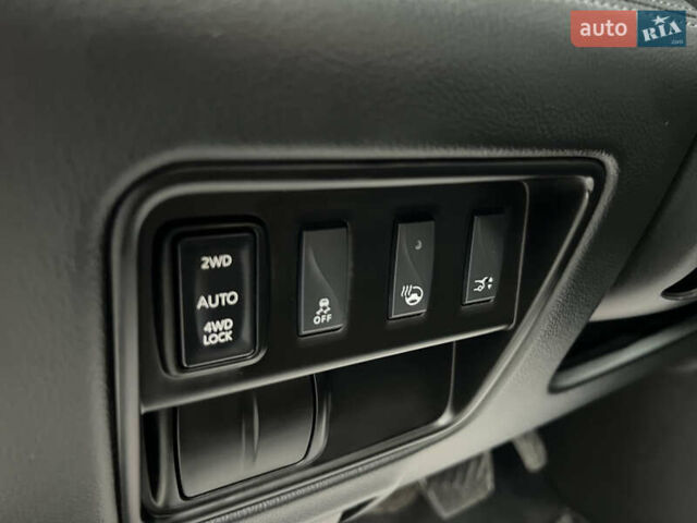 Черный Рено Колеос, объемом двигателя 2 л и пробегом 159 тыс. км за 20350 $, фото 31 на Automoto.ua