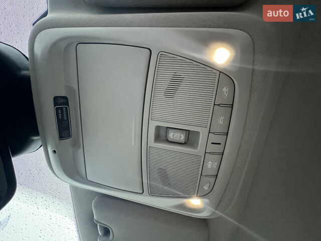 Черный Рено Колеос, объемом двигателя 2 л и пробегом 159 тыс. км за 20350 $, фото 34 на Automoto.ua