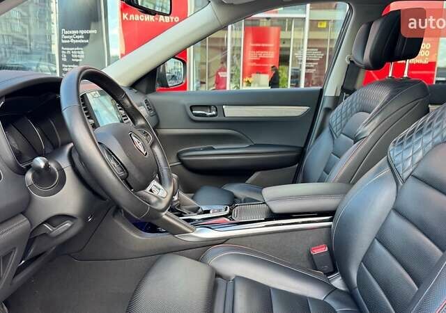 Черный Рено Колеос, объемом двигателя 2.49 л и пробегом 15 тыс. км за 28649 $, фото 6 на Automoto.ua