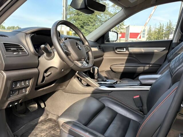 Черный Рено Колеос, объемом двигателя 2 л и пробегом 15 тыс. км за 13900 $, фото 9 на Automoto.ua