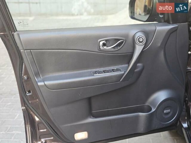 Коричневий Рено Колеос, об'ємом двигуна 2.49 л та пробігом 120 тис. км за 15000 $, фото 11 на Automoto.ua