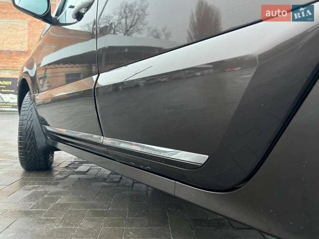 Коричневый Рено Колеос, объемом двигателя 2 л и пробегом 176 тыс. км за 11999 $, фото 37 на Automoto.ua