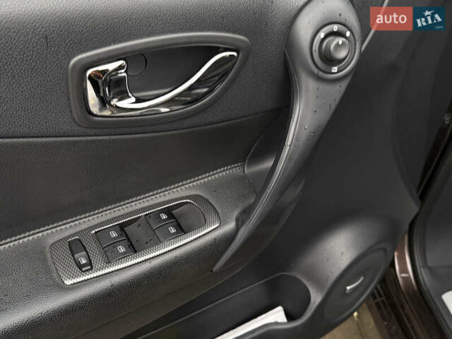 Коричневый Рено Колеос, объемом двигателя 2.49 л и пробегом 120 тыс. км за 15300 $, фото 15 на Automoto.ua