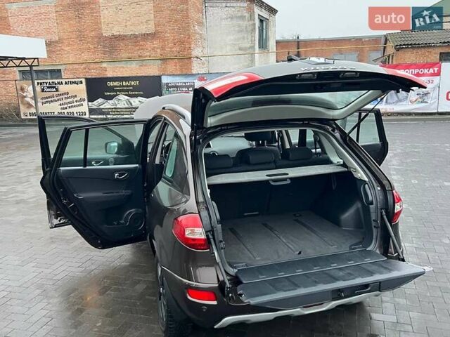 Коричневый Рено Колеос, объемом двигателя 2 л и пробегом 176 тыс. км за 11999 $, фото 95 на Automoto.ua