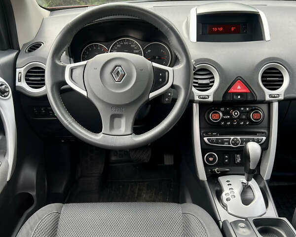Рено Колеос 2010 в Житомире на Automoto.ua Красный Рено Колеос, объемом двигателя 2.45 л и пробегом 199 тыс. км за 8800 $, фото 17 на Automoto.ua