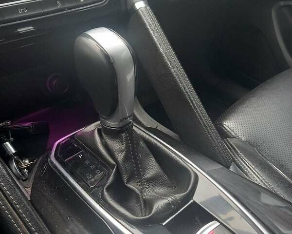 Красный Рено Колеос, объемом двигателя 2 л и пробегом 210 тыс. км за 19200 $, фото 17 на Automoto.ua