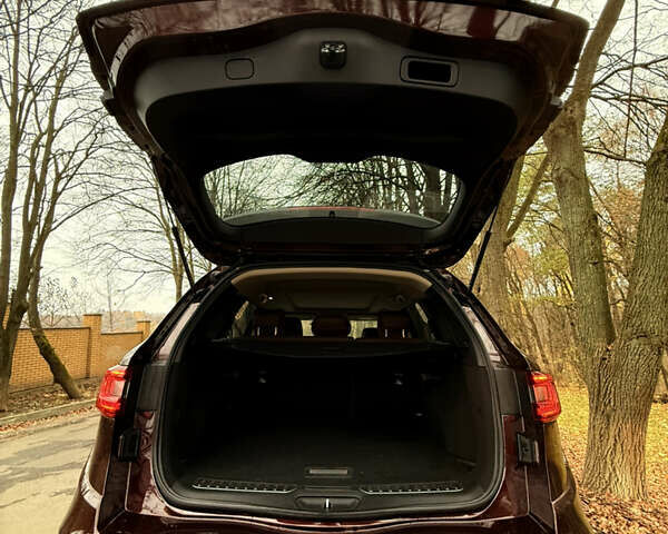 Красный Рено Колеос, объемом двигателя 1.7 л и пробегом 188 тыс. км за 22999 $, фото 12 на Automoto.ua