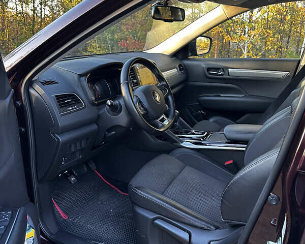 Красный Рено Колеос, объемом двигателя 2.49 л и пробегом 35 тыс. км за 25500 $, фото 12 на Automoto.ua
