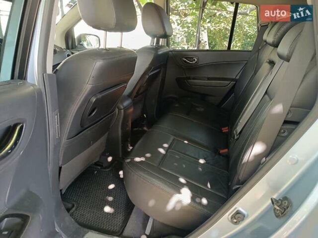 Рено Колеос, объемом двигателя 2 л и пробегом 215 тыс. км за 9000 $, фото 14 на Automoto.ua