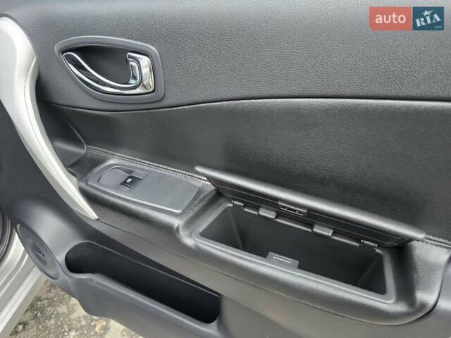 Сірий Рено Колеос, об'ємом двигуна 2 л та пробігом 289 тис. км за 7999 $, фото 43 на Automoto.ua