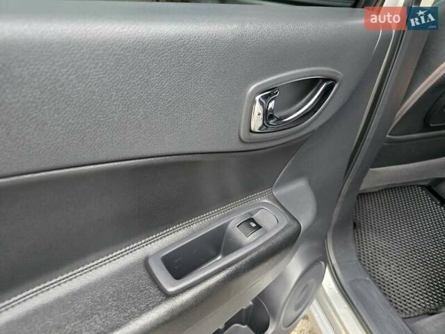 Сірий Рено Колеос, об'ємом двигуна 2 л та пробігом 289 тис. км за 7999 $, фото 56 на Automoto.ua