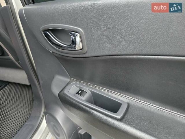 Сірий Рено Колеос, об'ємом двигуна 2 л та пробігом 289 тис. км за 7999 $, фото 49 на Automoto.ua