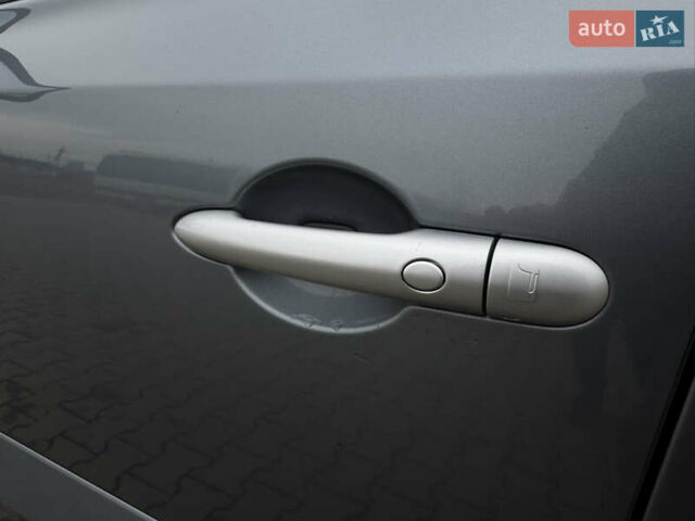 Серый Рено Колеос, объемом двигателя 2 л и пробегом 215 тыс. км за 9800 $, фото 53 на Automoto.ua