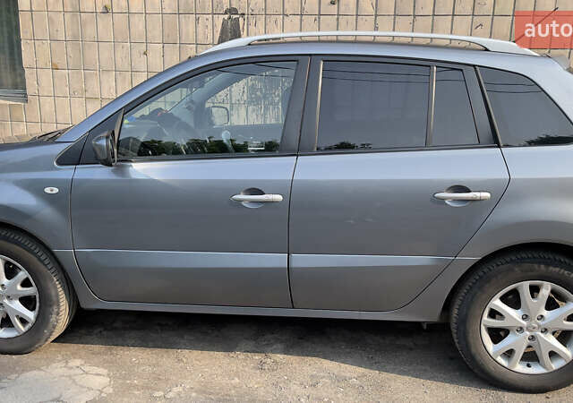 Серый Рено Колеос, объемом двигателя 2 л и пробегом 274 тыс. км за 8200 $, фото 2 на Automoto.ua