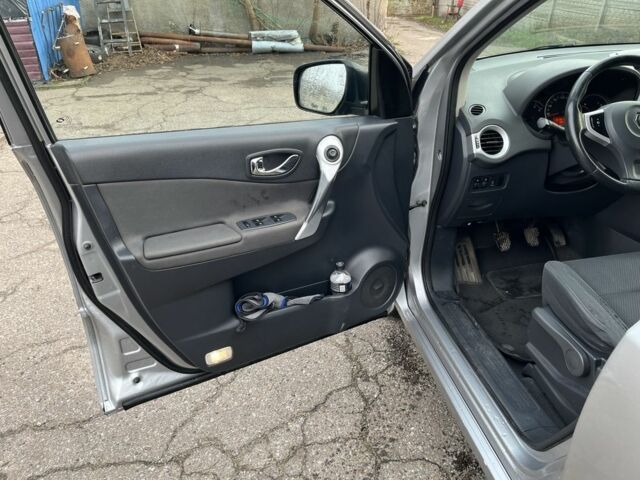 Серый Рено Колеос, объемом двигателя 2 л и пробегом 281 тыс. км за 3900 $, фото 11 на Automoto.ua