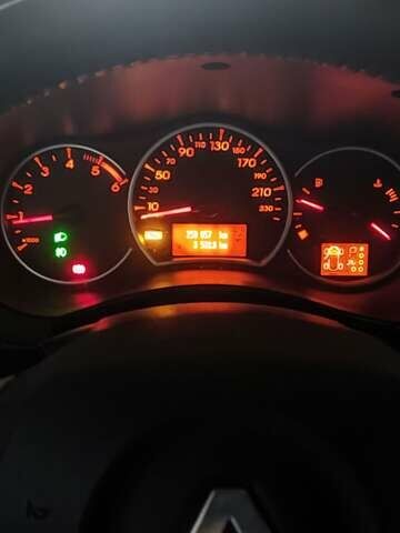 Сірий Рено Колеос, об'ємом двигуна 2 л та пробігом 260 тис. км за 7800 $, фото 3 на Automoto.ua