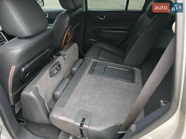 Сірий Рено Колеос, об'ємом двигуна 2 л та пробігом 289 тис. км за 7999 $, фото 64 на Automoto.ua