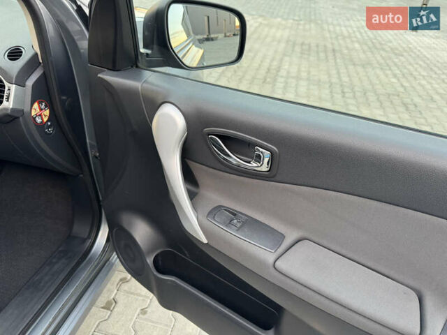 Серый Рено Колеос, объемом двигателя 2 л и пробегом 255 тыс. км за 7299 $, фото 39 на Automoto.ua