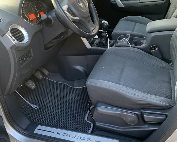 Сірий Рено Колеос, об'ємом двигуна 2 л та пробігом 224 тис. км за 7800 $, фото 10 на Automoto.ua