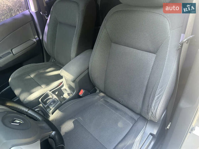 Рено Колеос 2008 в Радивилове на Automoto.ua Серый Рено Колеос, объемом двигателя 2.49 л и пробегом 210 тыс. км за 8500 $, фото 9 на Automoto.ua