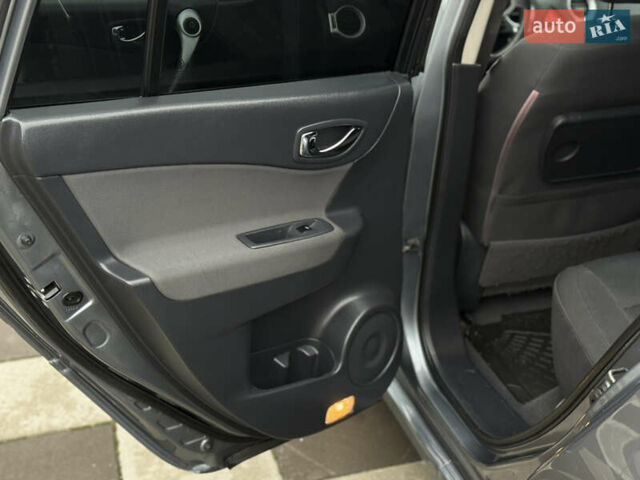 Сірий Рено Колеос, об'ємом двигуна 2 л та пробігом 238 тис. км за 8300 $, фото 29 на Automoto.ua