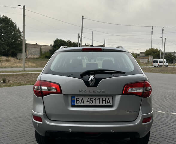 Сірий Рено Колеос, об'ємом двигуна 2 л та пробігом 266 тис. км за 10100 $, фото 4 на Automoto.ua