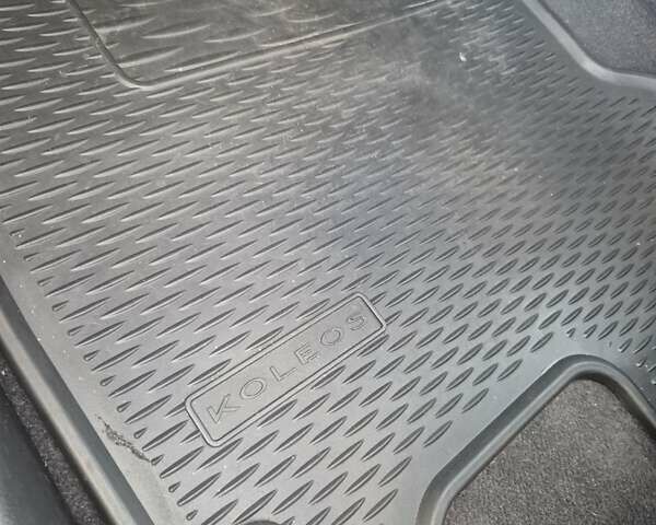 Серый Рено Колеос, объемом двигателя 2.45 л и пробегом 186 тыс. км за 9499 $, фото 52 на Automoto.ua