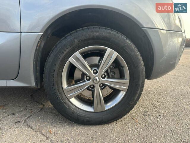 Серый Рено Колеос, объемом двигателя 2.49 л и пробегом 250 тыс. км за 8900 $, фото 50 на Automoto.ua