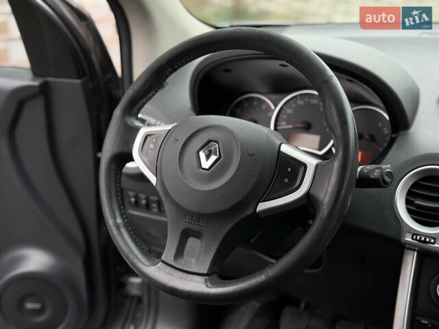 Сірий Рено Колеос, об'ємом двигуна 2 л та пробігом 238 тис. км за 8300 $, фото 18 на Automoto.ua