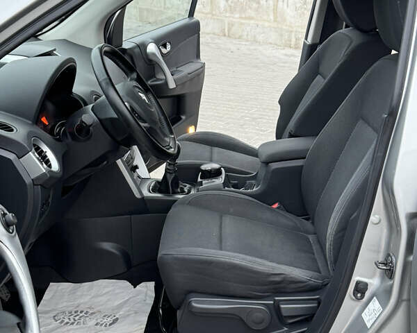 Сірий Рено Колеос, об'ємом двигуна 2 л та пробігом 198 тис. км за 9650 $, фото 9 на Automoto.ua