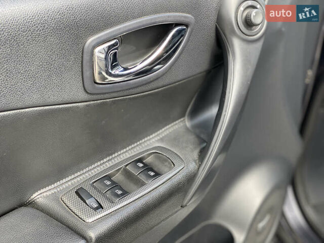 Серый Рено Колеос, объемом двигателя 2.49 л и пробегом 260 тыс. км за 8100 $, фото 7 на Automoto.ua