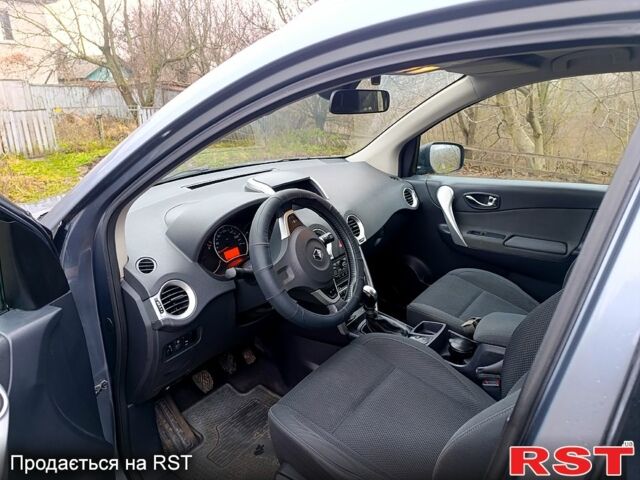 Сірий Рено Колеос, об'ємом двигуна 2.5 л та пробігом 283 тис. км за 9000 $, фото 5 на Automoto.ua