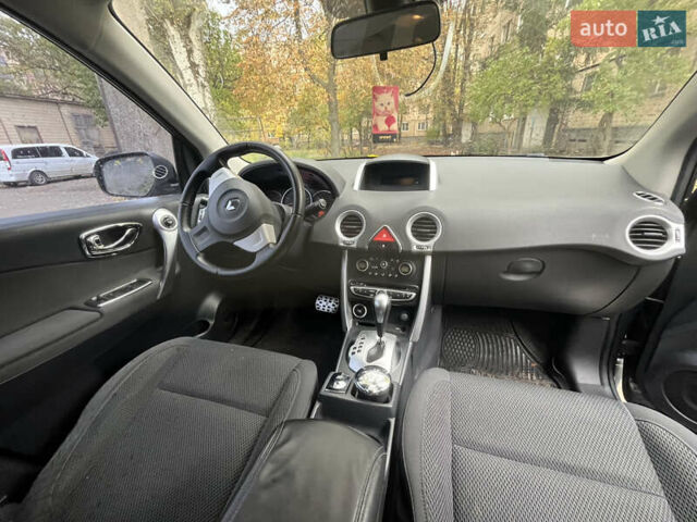 Рено Колеос 2010 в Кривом Роге на Automoto.ua Серый Рено Колеос, объемом двигателя 2.5 л и пробегом 119 тыс. км за 9700 $, фото 5 на Automoto.ua