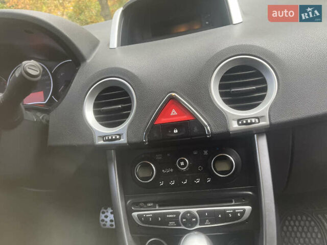 Рено Колеос 2010 в Кривом Роге на Automoto.ua Серый Рено Колеос, объемом двигателя 2.5 л и пробегом 119 тыс. км за 9700 $, фото 7 на Automoto.ua