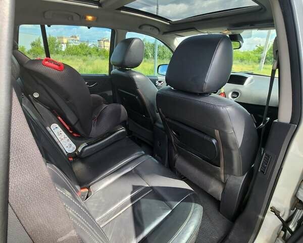 Сірий Рено Колеос, об'ємом двигуна 2.49 л та пробігом 301 тис. км за 8900 $, фото 7 на Automoto.ua