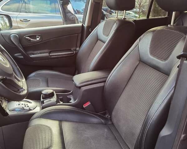 Серый Рено Колеос, объемом двигателя 2.49 л и пробегом 182 тыс. км за 9400 $, фото 17 на Automoto.ua