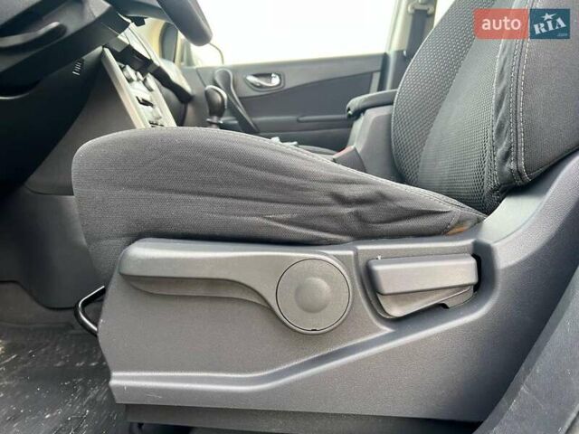 Сірий Рено Колеос, об'ємом двигуна 2 л та пробігом 162 тис. км за 7290 $, фото 18 на Automoto.ua