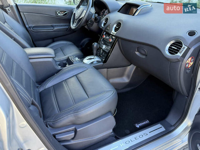 Сірий Рено Колеос, об'ємом двигуна 2 л та пробігом 209 тис. км за 14500 $, фото 37 на Automoto.ua