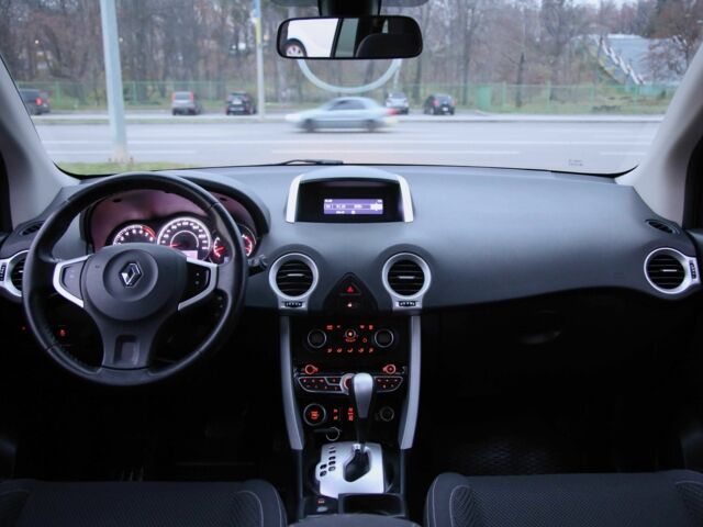 Серый Рено Колеос, объемом двигателя 2.5 л и пробегом 157 тыс. км за 10700 $, фото 11 на Automoto.ua