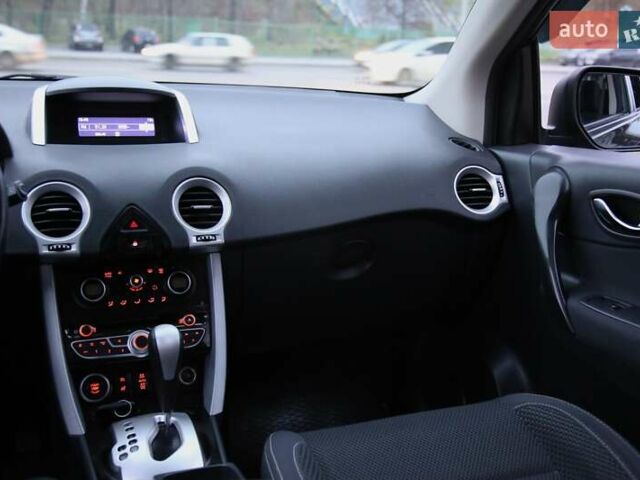 Серый Рено Колеос, объемом двигателя 2.49 л и пробегом 157 тыс. км за 10700 $, фото 12 на Automoto.ua