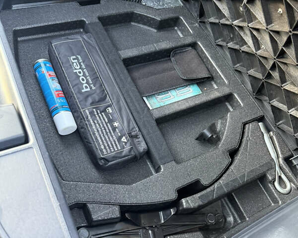 Рено Колеос 2012 в Каневе на Automoto.ua Серый Рено Колеос, объемом двигателя 2 л и пробегом 245 тыс. км за 11600 $, фото 39 на Automoto.ua