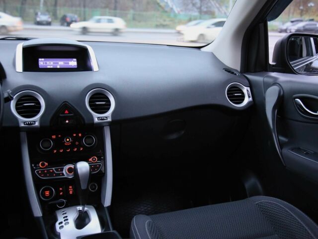 Серый Рено Колеос, объемом двигателя 2.5 л и пробегом 157 тыс. км за 10700 $, фото 12 на Automoto.ua