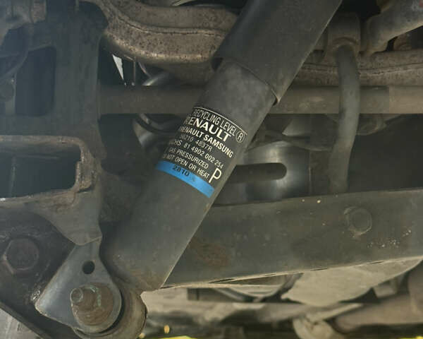 Рено Колеос 2012 в Каневе на Automoto.ua Серый Рено Колеос, объемом двигателя 2 л и пробегом 245 тыс. км за 11600 $, фото 8 на Automoto.ua